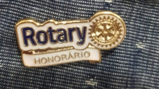 Companheiros recebem Título de Sócios Honorários por serviços prestados ao Rotary Club de Araucária